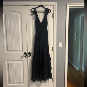 STRUT & BOLT VICI BLACK RUFFLE V-NECK MAXI DRESS SIZE LARGE NEW WITH TAGS